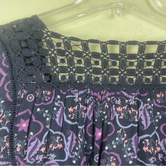 NWT Bloomfield Surplice Oversized Fabric and Lace Top Elastic at Waist Sz Medium - Picture 6 of 10